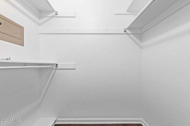 Building Photo - 6824 N 17th Pl
