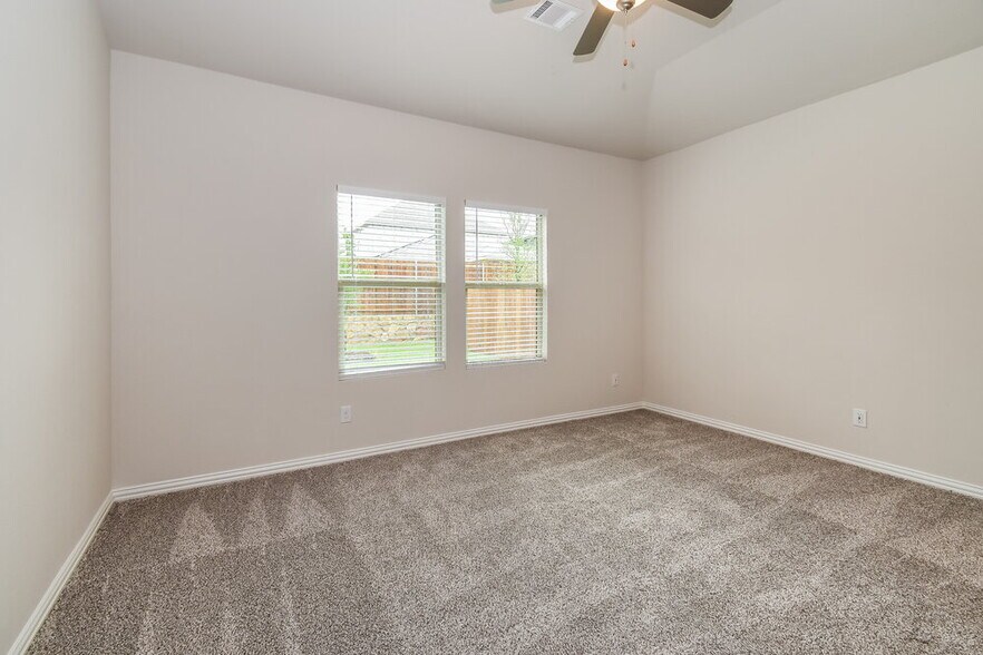 Building Photo - 1411 Rolling Fox Dr