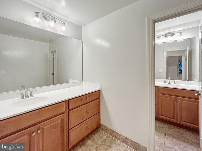 Building Photo - 5704 Captain Jones Ct