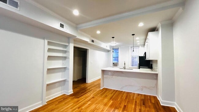 Building Photo - 1724 18th St NW