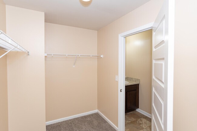 Building Photo - 4632 Southwind Rd