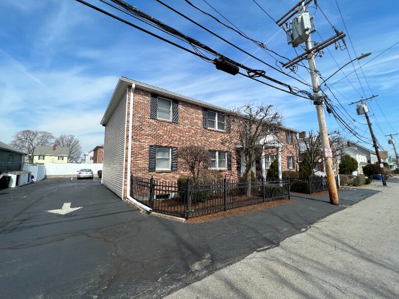 Building Photo - 12 Cutter St