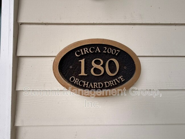 Building Photo - 180 Orchard Dr