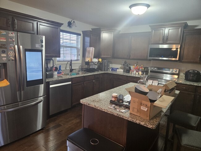 Building Photo - 1069 Castlerock Dr