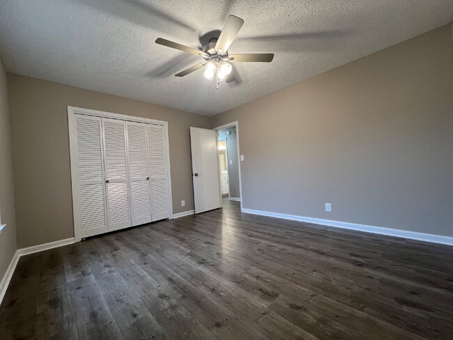 Building Photo - 504 Overton Dr