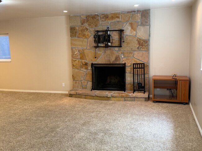 Building Photo - 1453 E Vintry Cir