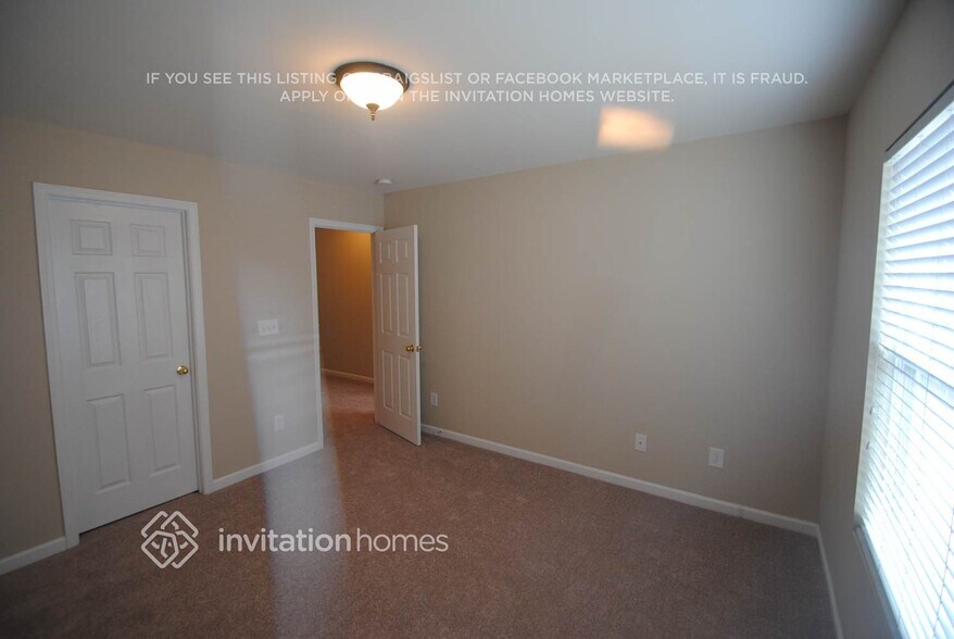 Building Photo - 8003 Blue Stream Ln