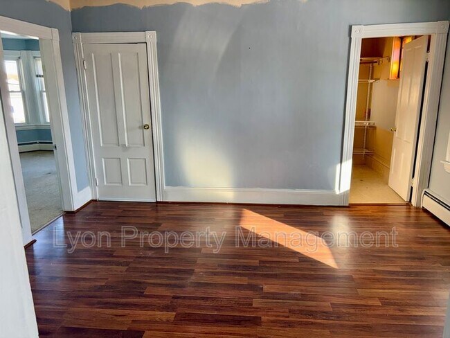 Building Photo - 1134 Social St