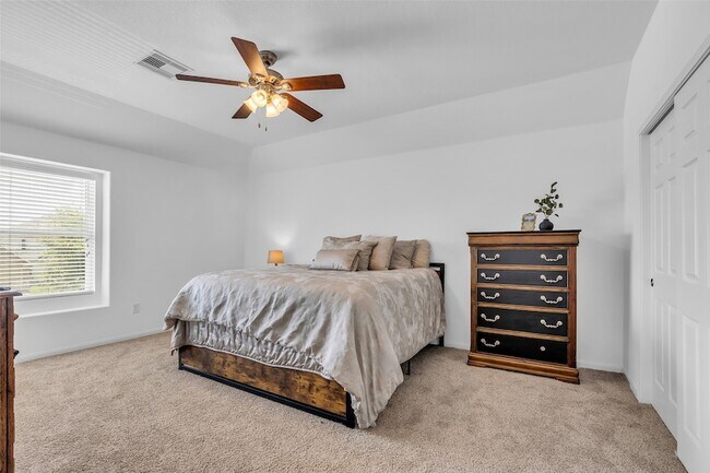 Building Photo - 16718 Warbler Dr