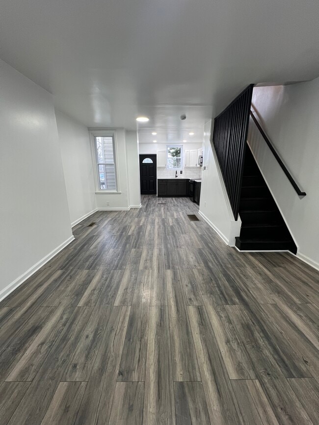 Building Photo - 912 Pennell St