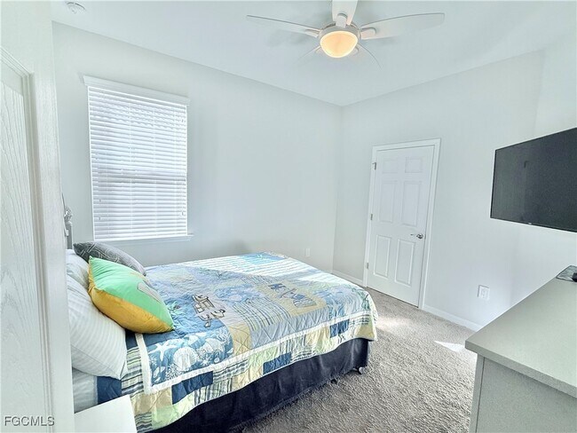 Building Photo - 3029 Royal Gardens Ave