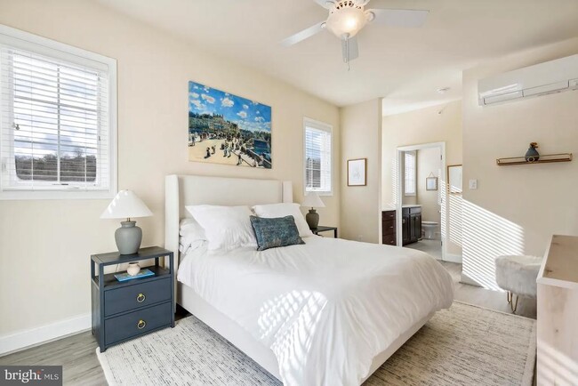 Building Photo - 103 Front St