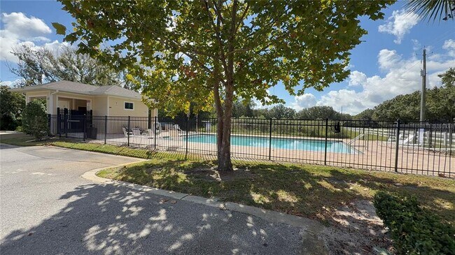 Building Photo - 611 Autumn Stream Dr