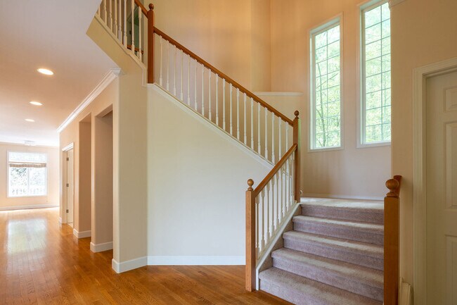 Building Photo - 1919 Fairmount Ave SW