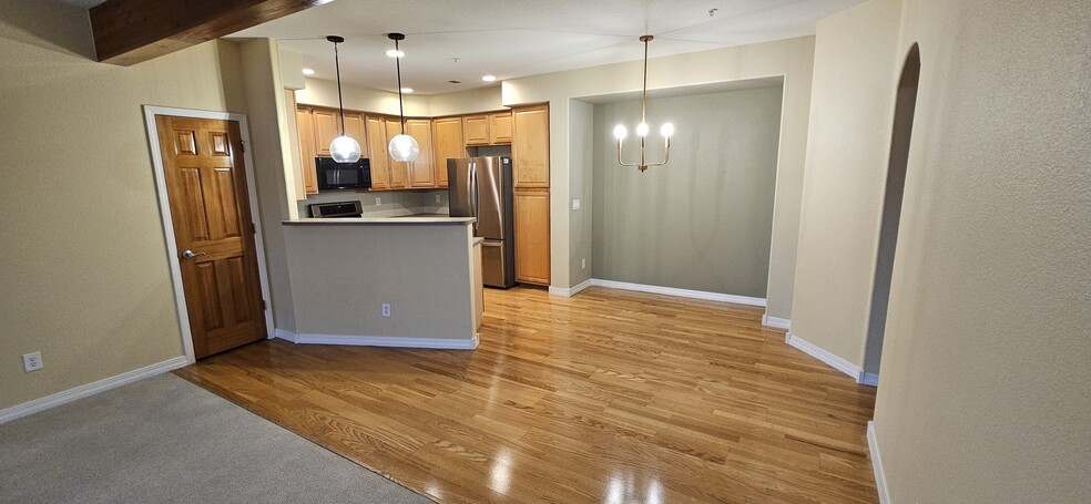 Kitchen Dining Area - 5220 Boardwalk Dr