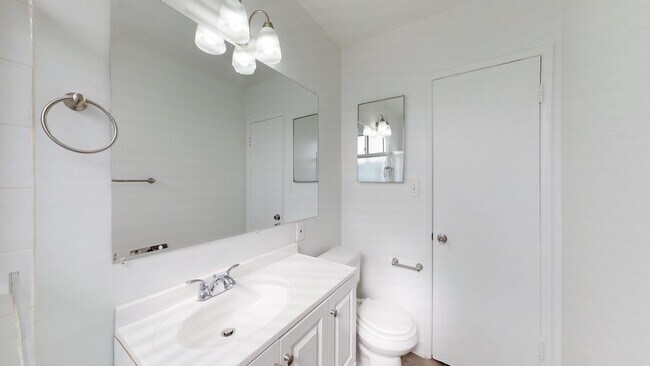 Building Photo - 351 S Manhattan Pl