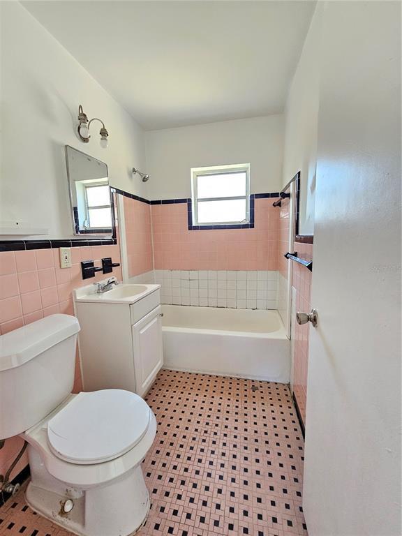 Building Photo - 3219 Decatur Ave