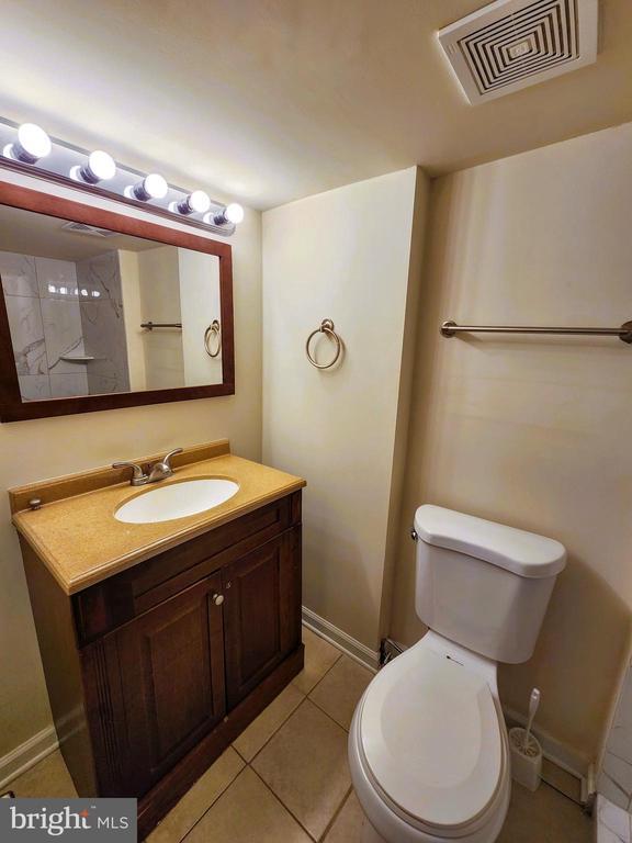 Building Photo - 2077 Pilgrim Dr