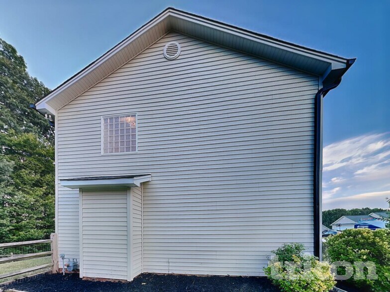 Building Photo - 7167 Marlin St