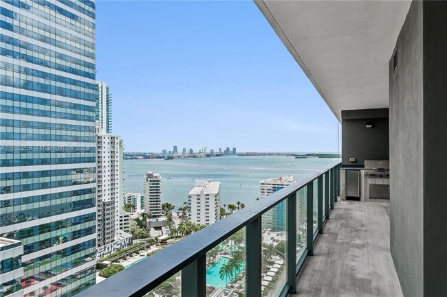 Building Photo - 1451 Brickell Ave