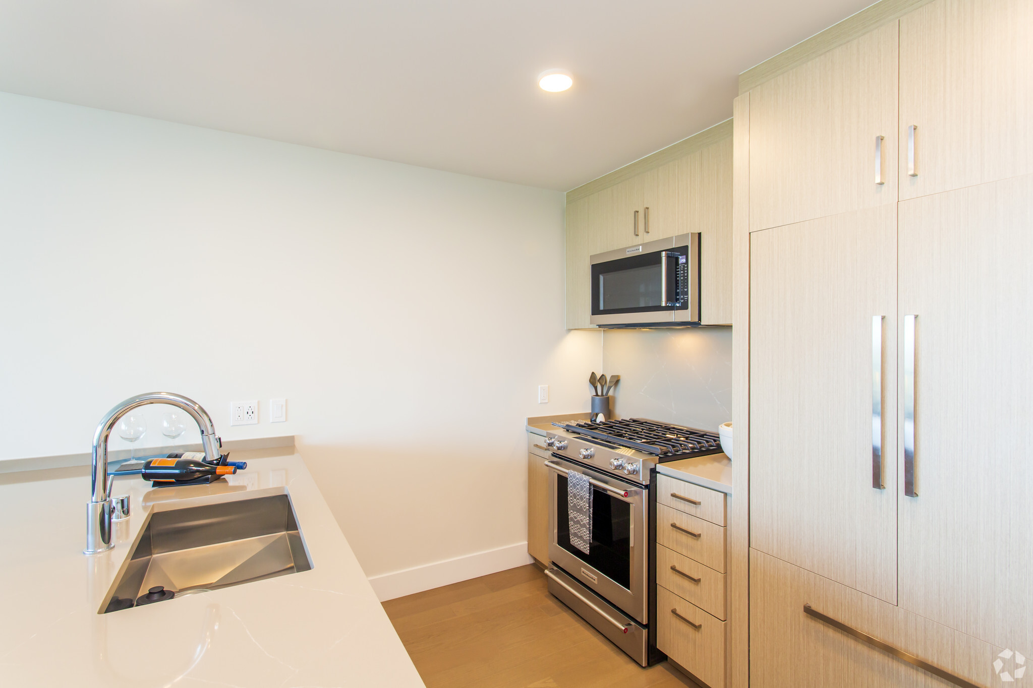 1 BR, 1 BA - 762 SF - Palisade at Westfield UTC