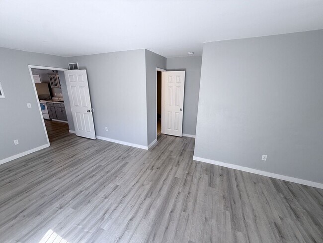 Building Photo - 1561 Olive Ave