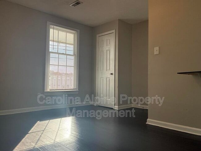 Building Photo - 208 Royster Ave