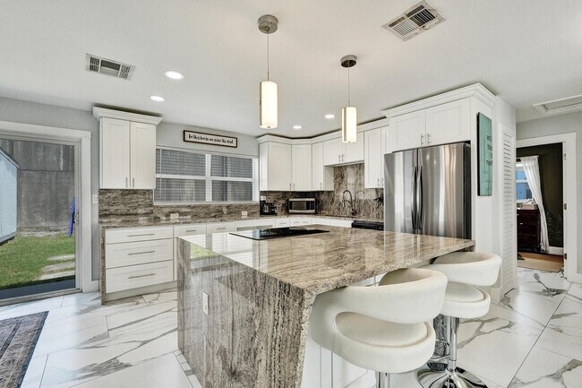 Building Photo - 9446 Birmingham Dr