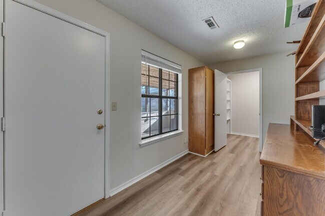 Building Photo - East Fayetteville 3-Bedroom Home with Granite Touches & Cozy Fireplace!"