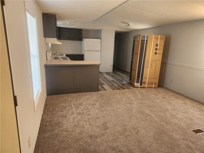 Building Photo - 78 Cemetery St