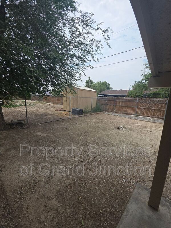 Building Photo - 3238-D 1/4 D 1/4 Rd