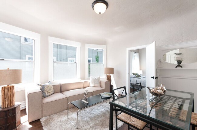 Living/dining room - 2912 Harper Street