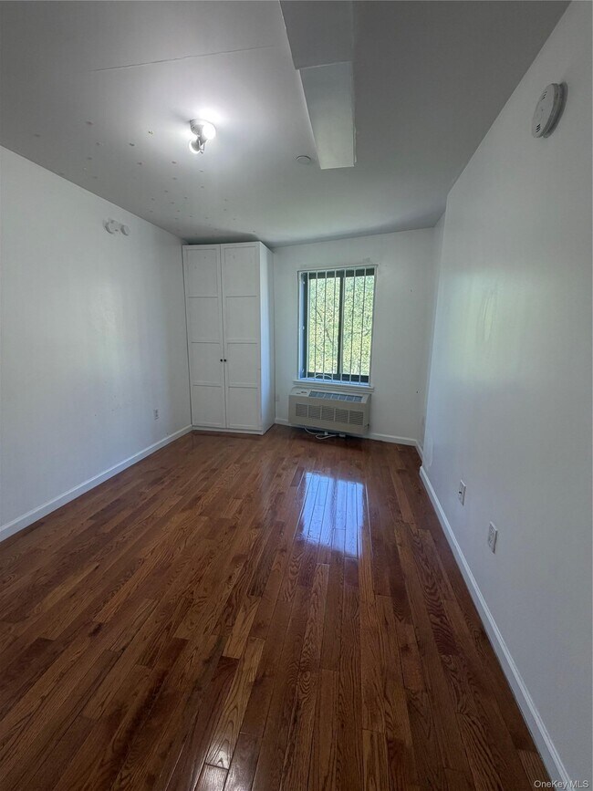 Building Photo - 87-12 175th St