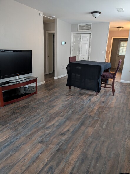 Building Photo - 5015 Popperdam Creek Dr