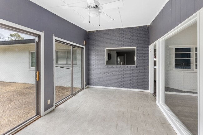 Building Photo - Charming Haven for Rent: Your Ideal Home A...