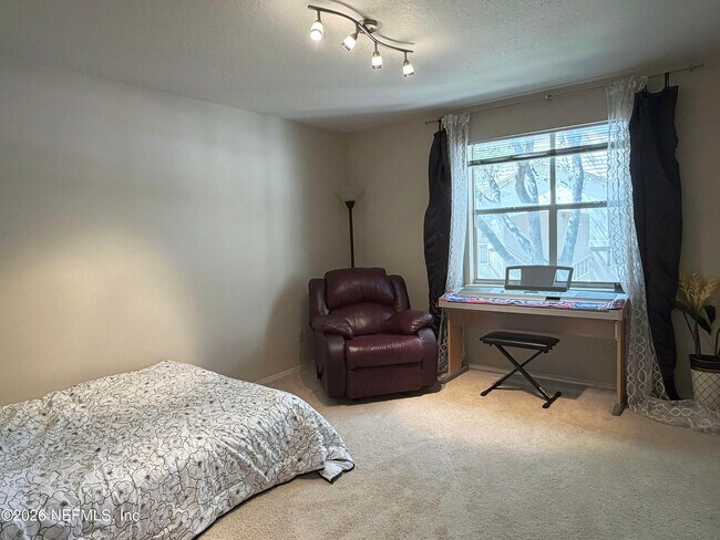 Building Photo - 11-11 Arbor Club Dr