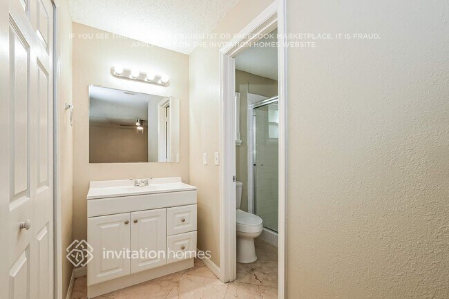 Building Photo - 9 N Aurora Dr