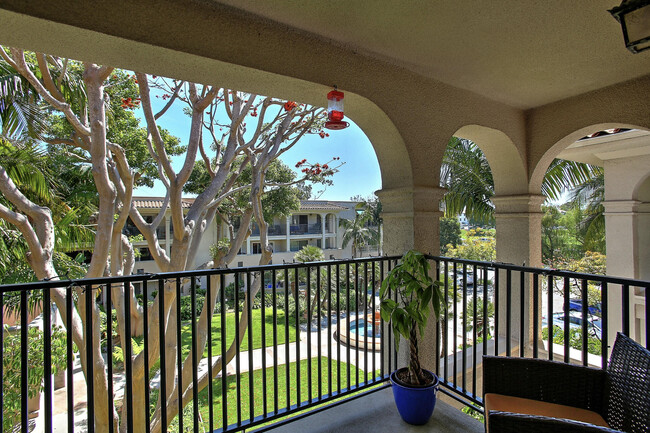 Building Photo - 146 Por La Mar Cir