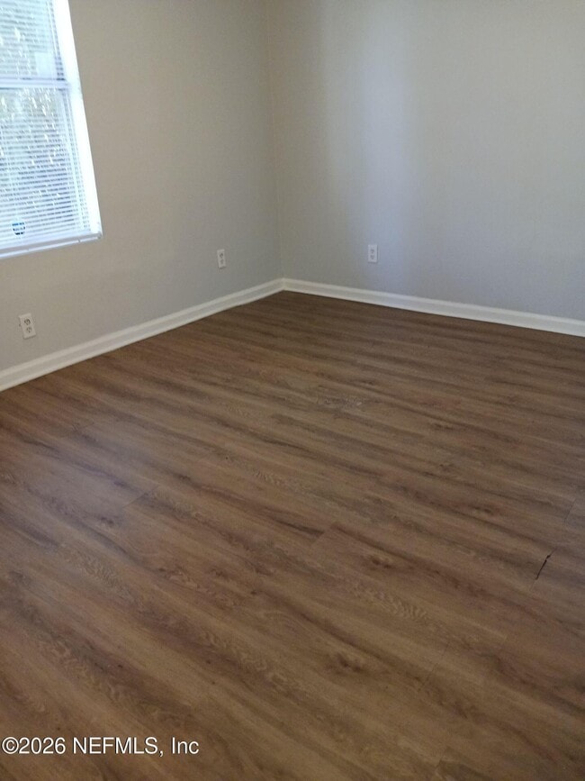 Building Photo - 865 W 27th St