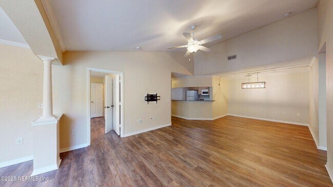 Building Photo - 7800 Point Meadows Dr