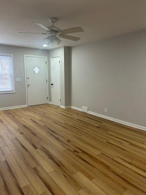 Building Photo - 352 Barry Rd