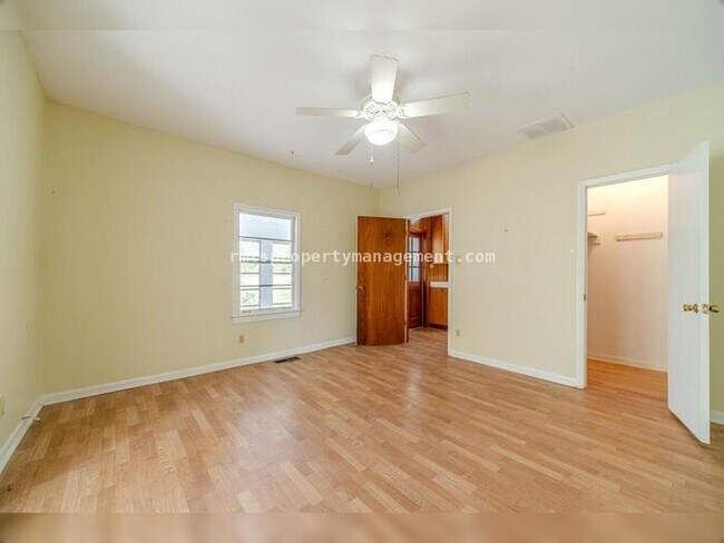 Building Photo - 7680 Jefferson River Rd