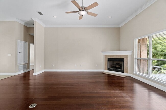 Building Photo - 4301 Hidden Lakes Dr