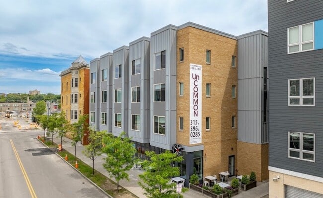 Building Photo - 900 E Fayette St