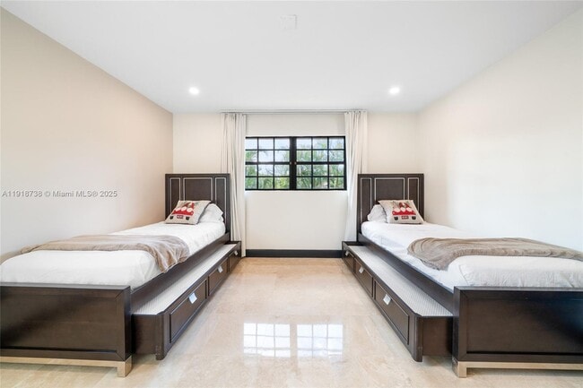 Building Photo - 5424 SW 154th Pl