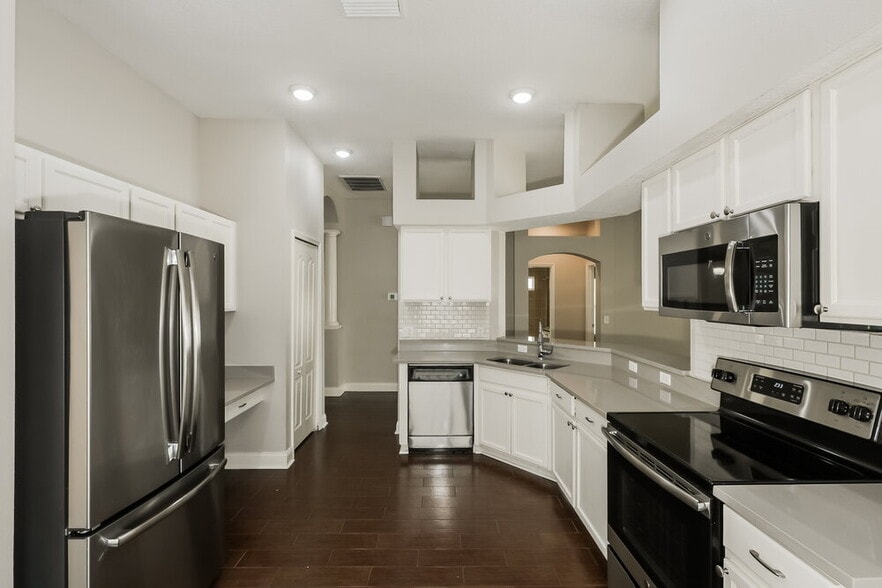 Building Photo - 10124 Coldwater Loop
