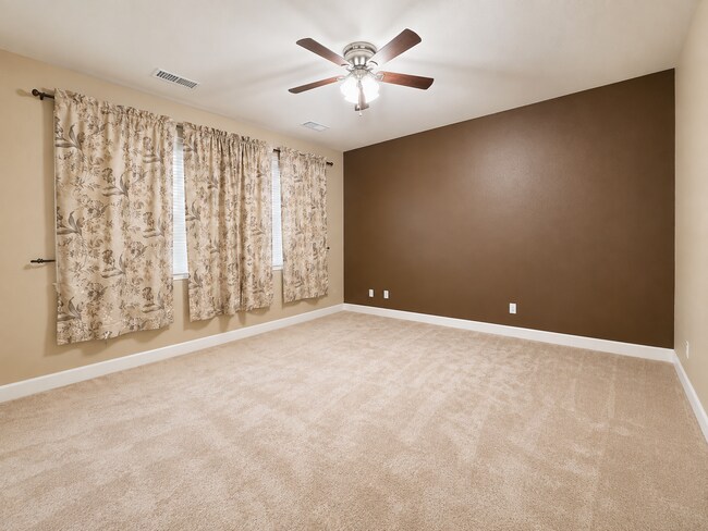 Building Photo - 10680 Washington Park Dr