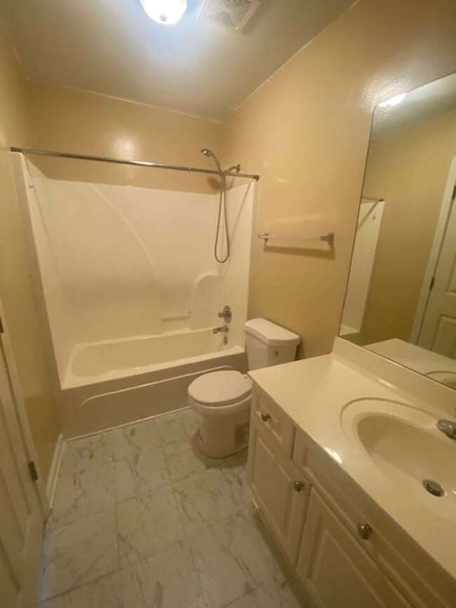 Building Photo - 114 Hidden Creek Cove