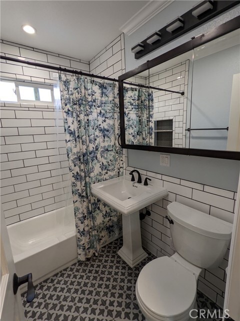 Building Photo - 2317 5th St