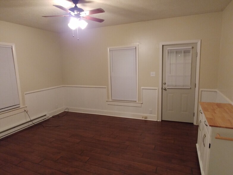 Living Room - 5996 Seneca Trail S